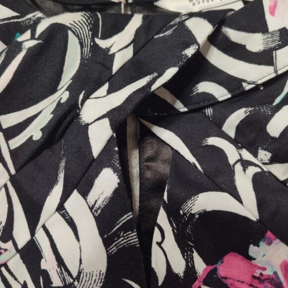 White House Black Market Halter Tank B/W/Pink Floral Side Zip Sleeveless Size 14 - Picture 10 of 10